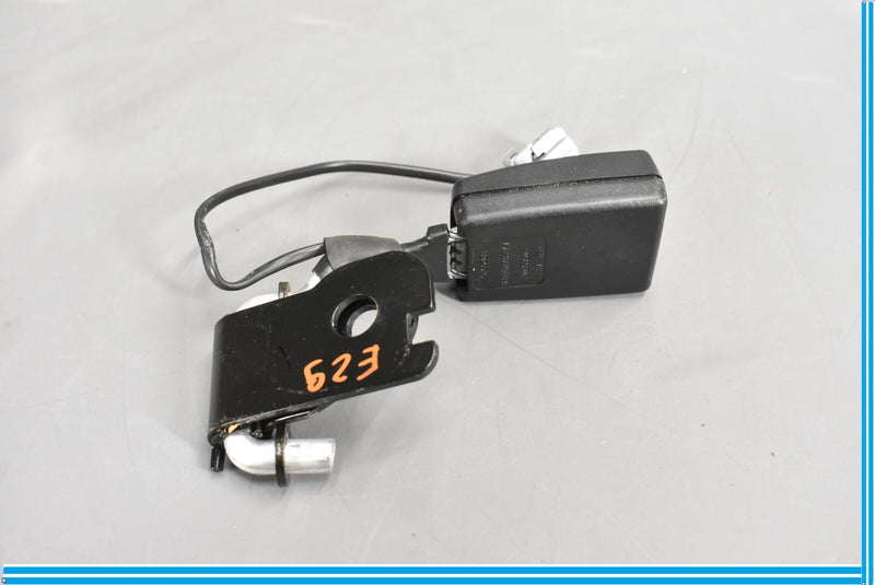 Load image into Gallery viewer, 10-15 Jaguar XJ XJL Rear Right Passenger Side Seat Belt Buckle Oem
