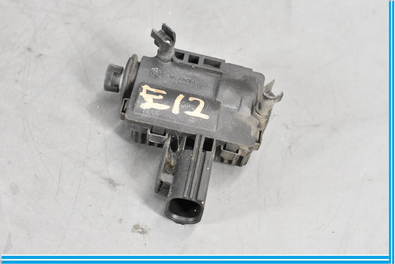 Load image into Gallery viewer, 10-18 Jaguar XJ XJL Fuel Door Lid Lock Latch Actuator Motor Oem
