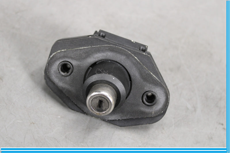 Load image into Gallery viewer, 09-15 BMW 750Li F01 F02 Trunk Deck Lid Lock Cylinder Oem
