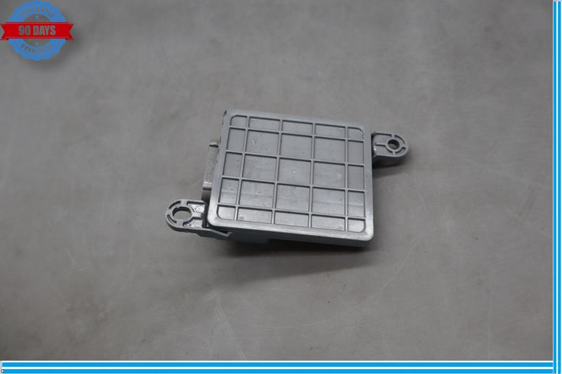 Load image into Gallery viewer, 11-17 Volkswagen Touareg Front Right Seat Occupant Detection Module Oem
