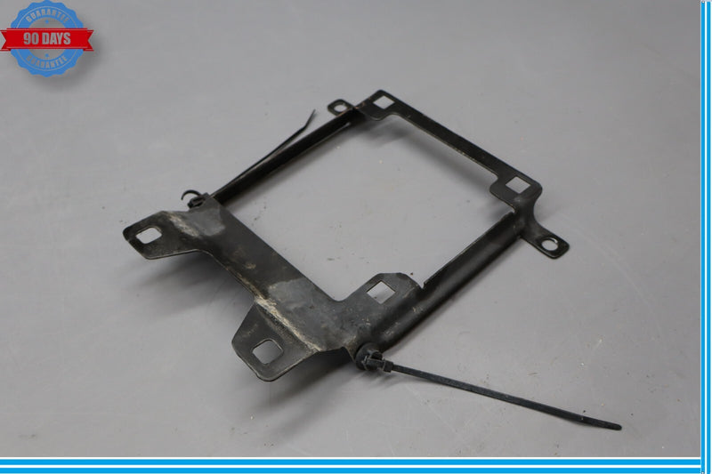 Load image into Gallery viewer, 03-08 Mercedes R230 SL55 SL500 Center Radiator Core Bracket Oem
