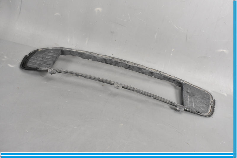 Load image into Gallery viewer, 07-10 BMW X5 E70 Front Bumper Filler Lid Closed Oem
