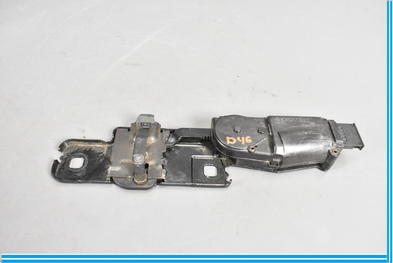 Load image into Gallery viewer, 11-18 Audi A8 Quattro Trunk Lid Tailgate Liftgate Lock Latch Striker Plate Oem
