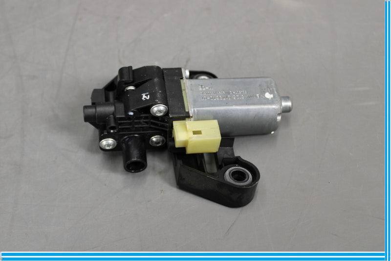 Load image into Gallery viewer, 09-15 BMW 750i 750Li F01 F02 Rear Right Passenger Door Sun Blind Shade Motor Oem

