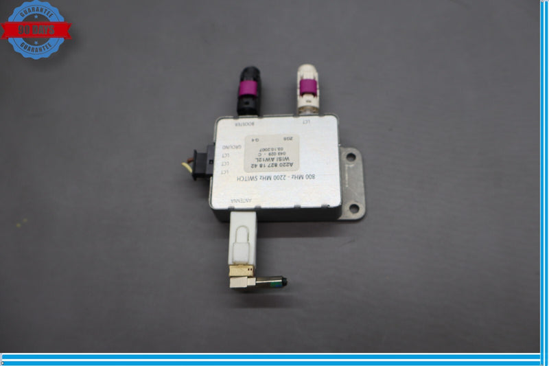 Load image into Gallery viewer, 06-11 Mercedes W219 CLS550 CLS500 Antenna Booster Phone Amplifier AMP Oem

