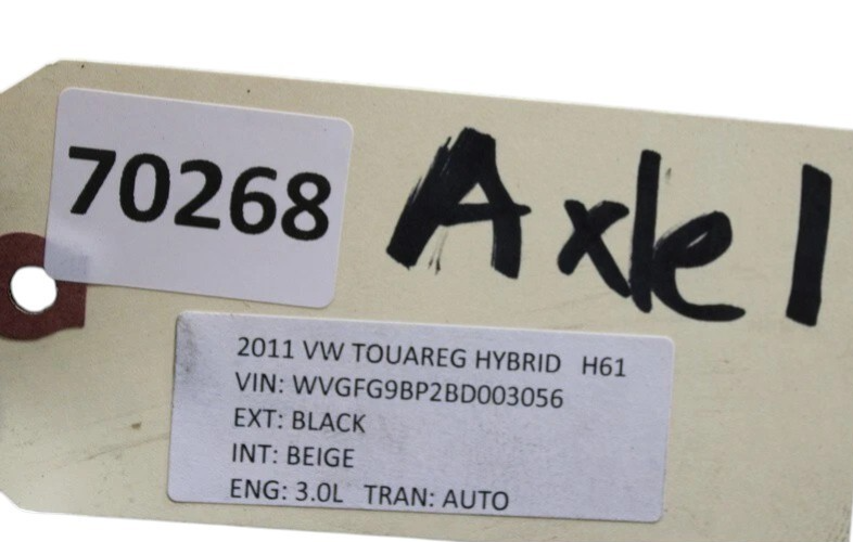 Load image into Gallery viewer, 11-17 Volkswagen Touareg Front Right Side Axle CV Shaft Axleshaft 7P0407271 Oem
