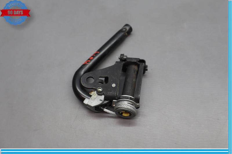 Load image into Gallery viewer, 12-19 Mercedes GL450 GL550 Front Right Seatbelt Retractor Anchor Fitting Oem
