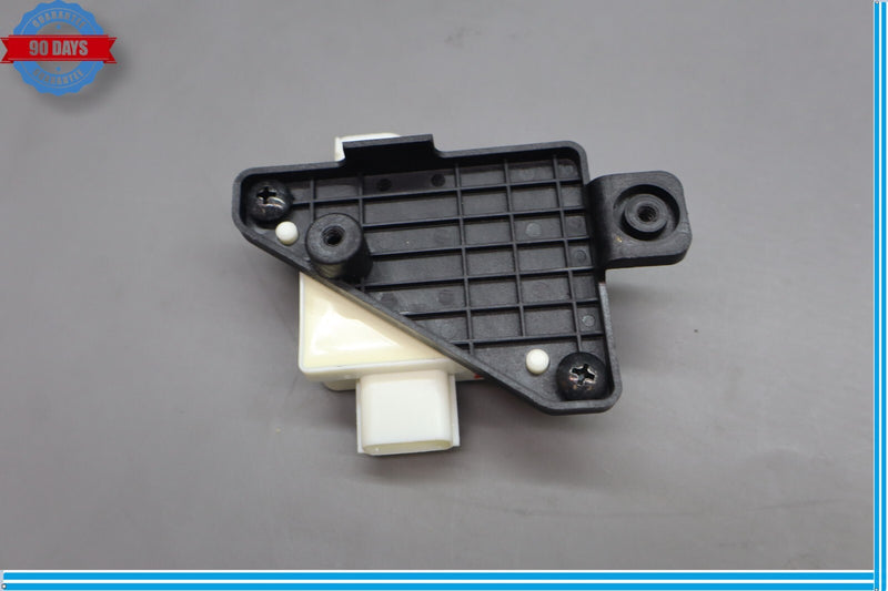 Load image into Gallery viewer, 15-20 Hyundai Genesis G80 Right Side Seat Occupant Detection Sensor Module Oem
