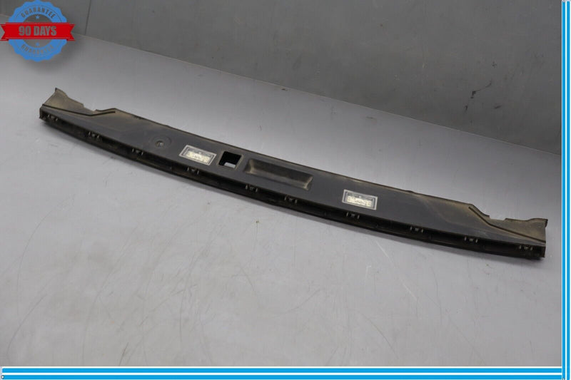 Load image into Gallery viewer, 09-15 BMW 740i 750Li xDrive Trunk Lid Grip Handle License Plate W/ Lights Oem
