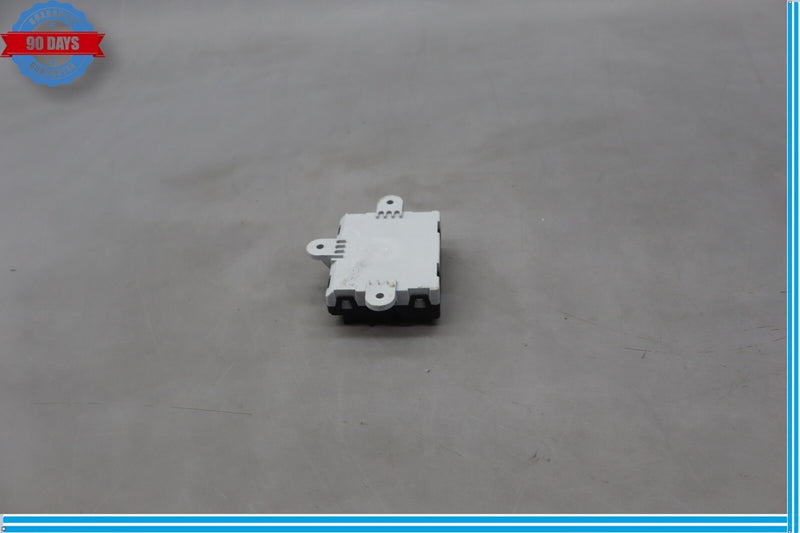 Load image into Gallery viewer, 17-22 Land Rover Range Rover Sport Front Right Side Door Control Module Oem
