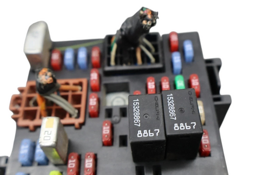 05-07 Hummer H2 Under Dash Cabin Fuse Relay Box Junction Block 15266952 Oem