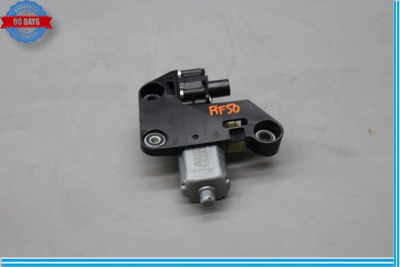 Load image into Gallery viewer, 09-15 BMW 750i F01 F02 F10 Rear Right Passenger Door Window Sun Shade Motor Oem
