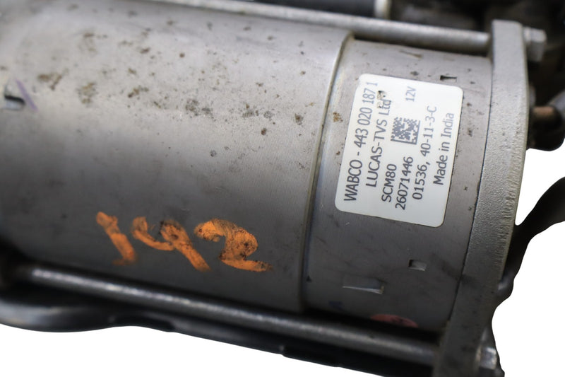 Load image into Gallery viewer, 11-18 Audi A8 A8L Quattro Air Suspension Compressor Pump W/ Bracket Oem
