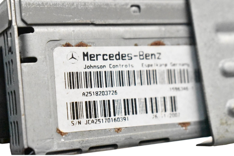 Load image into Gallery viewer, 06-12 Mercedes GL450 ML550 DVD CD Player Video Splitter Module 2518203726 OEM
