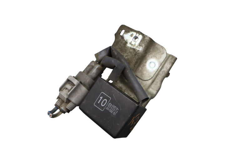 Load image into Gallery viewer, 07-17 Lexus LS460L XF40 A/C Condenser Fuse Relay Module Unit 8651650010 Oem
