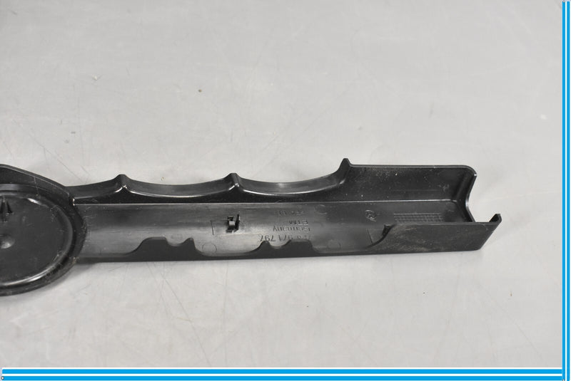 Load image into Gallery viewer, 11-17 Volkswagen VW Touareg Engine Cover Plastic Trim With VW Logo 7P6971797 Oem
