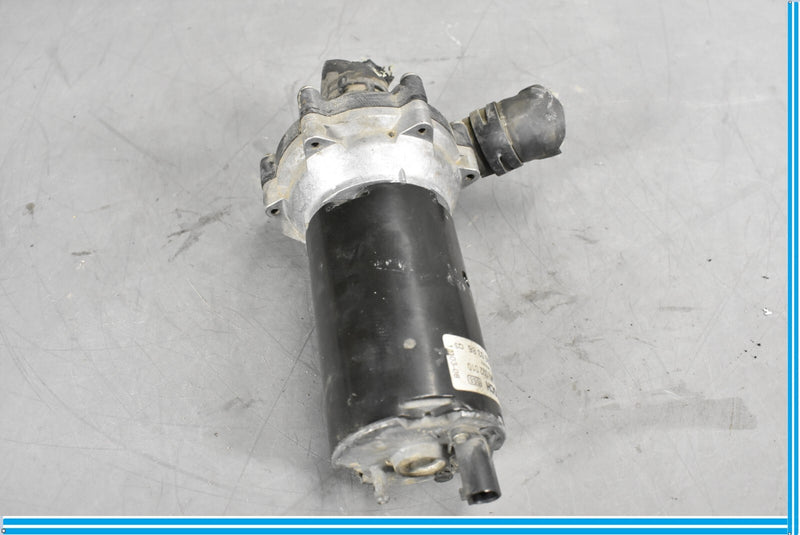 Load image into Gallery viewer, 10-14 Mercedes CLS550 S550 CL63 AMG Auxiliary AUX Circulation Water Pump Oem
