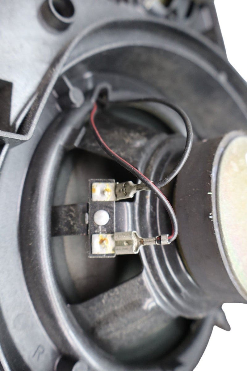 Load image into Gallery viewer, 03-08 Mercedes R230 SL500 SL55 Right Passenger Side Door Audio Speaker Bose Oem
