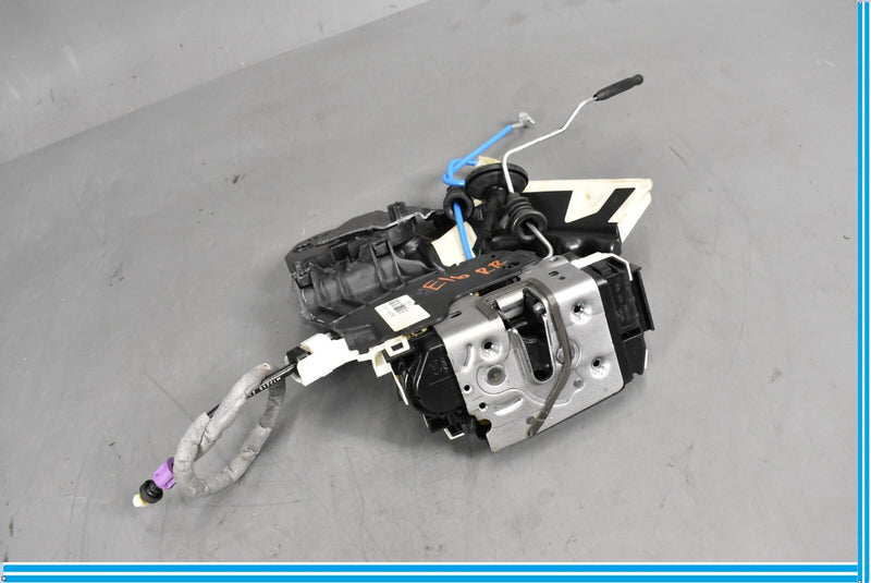 Load image into Gallery viewer, 14-18 Mercedes CLA250 C117 Rear Right Passenger Side Door Lock Dust Cover Oem
