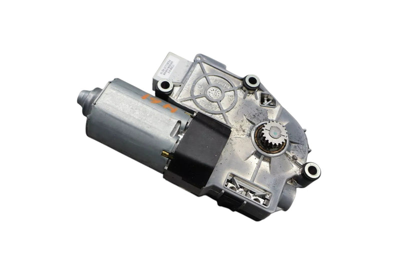 Load image into Gallery viewer, 11-17 Volkswagen VW Touareg Panoramic Sunroof Control Motor 7P0959591B Oem
