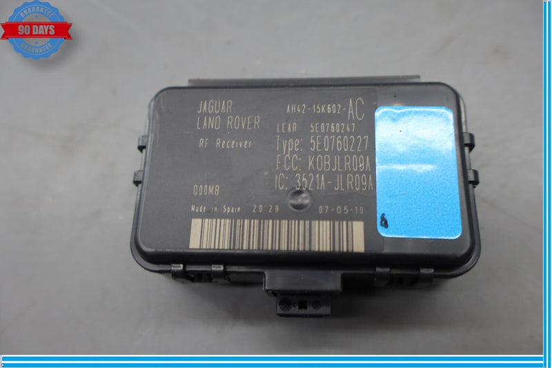Load image into Gallery viewer, 10-11 Land Rover Range Rover Keyless Entry Antenna Receiver Radio Module ECU Oem
