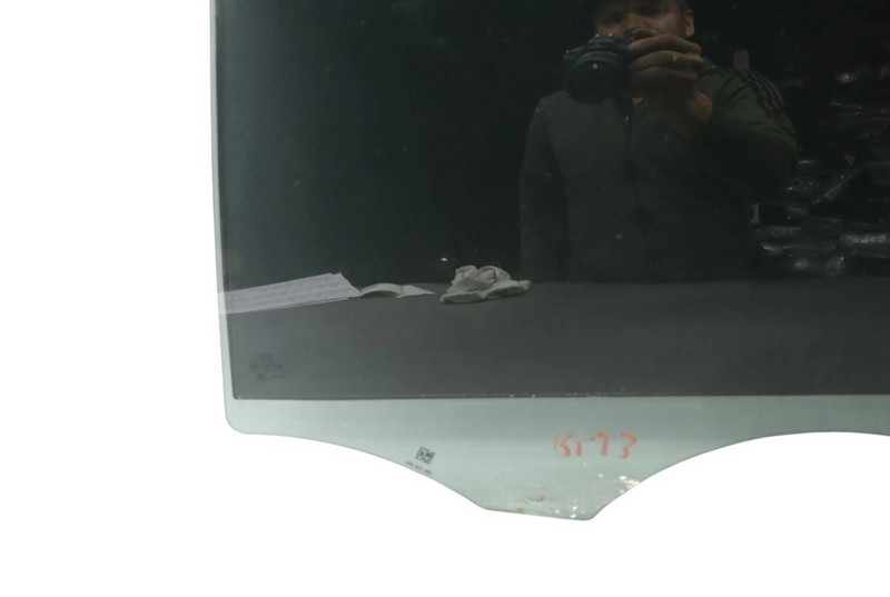 Load image into Gallery viewer, 11-18 Audi A8 A8L Quattro Rear Left Driver Side Door Window Auto Glass Black Oem
