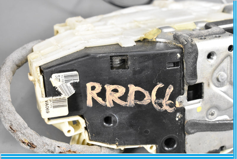Load image into Gallery viewer, 07-13 Mercedes S550 S600 Rear Right Side Keyless Door Lock Latch Actuator Oem
