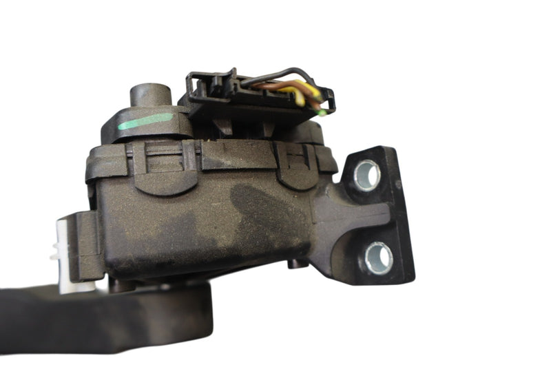Load image into Gallery viewer, 11-17 Volkswagen VW Touareg Front Lower Gas Acceleration Pedal 7L0723507D Oem
