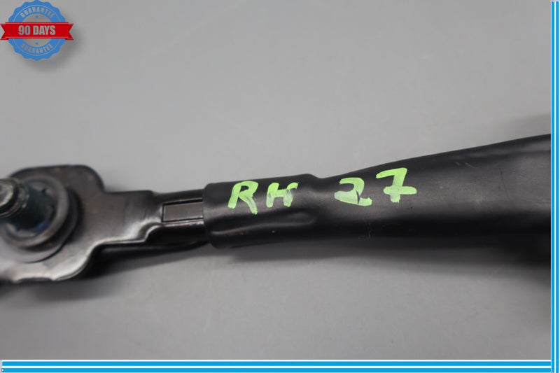 Load image into Gallery viewer, 15-18 Hyundai Genesis Rear Right Passenger Side SeatBelt Buckle Oem

