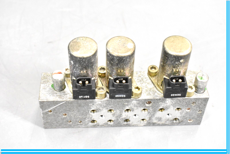 Load image into Gallery viewer, 90-02 Mercedes R129 SL320 Left Driver Side Convertible Top Hydraulic Valve Oem
