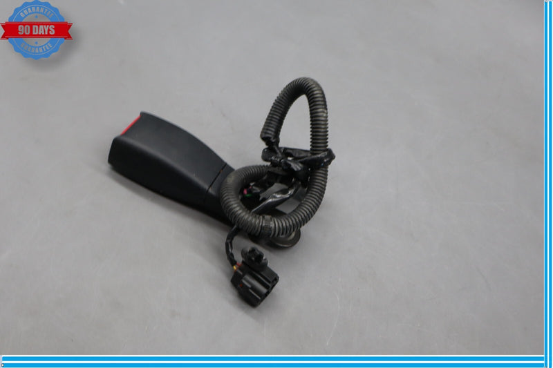 Load image into Gallery viewer, 02-06 Lexus SC430 LS430 Front Right Passenger Side Seat Belt Seatbelt Buckle Oem
