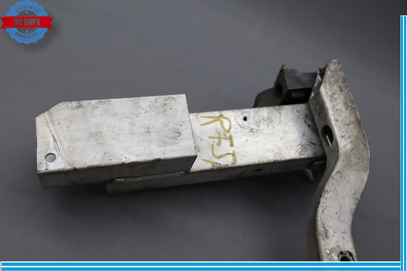 Load image into Gallery viewer, 09-15 BMW 750i 750Li Front Right Side Bumper Deformation Element Bracket Oem
