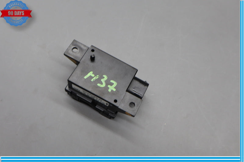 Load image into Gallery viewer, 03-06 Mercedes R230 SL500 Seatbelt Seat Belt Tension Sensor 2158600505 Oem
