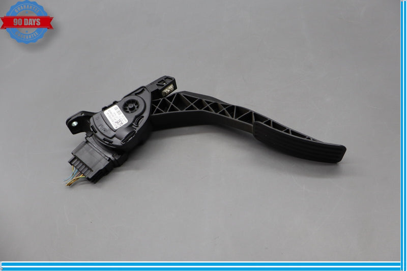 Load image into Gallery viewer, 10-15 Jaguar XJ XJL X351 Gas Accelerator Throttle Pedal Assembly 9X239F832AA Oem
