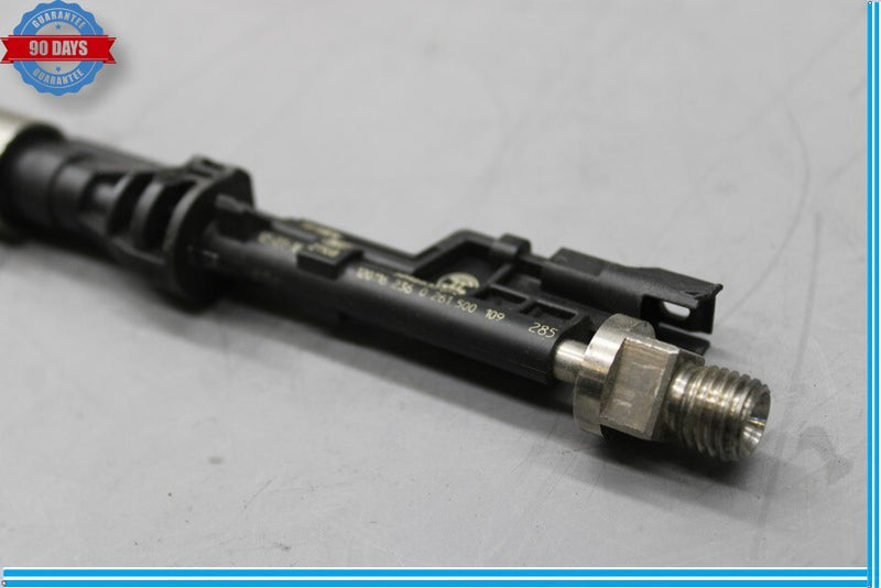 Load image into Gallery viewer, 12-18 BMW 320i 328i 528i F30 Fuel Injector 13647597870 Oem
