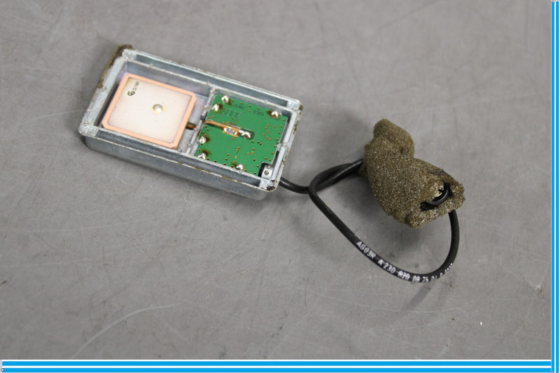 Load image into Gallery viewer, 03-12 Mercedes SL550 Windshield Command GPS Radio Antenna Receiver Module Oem
