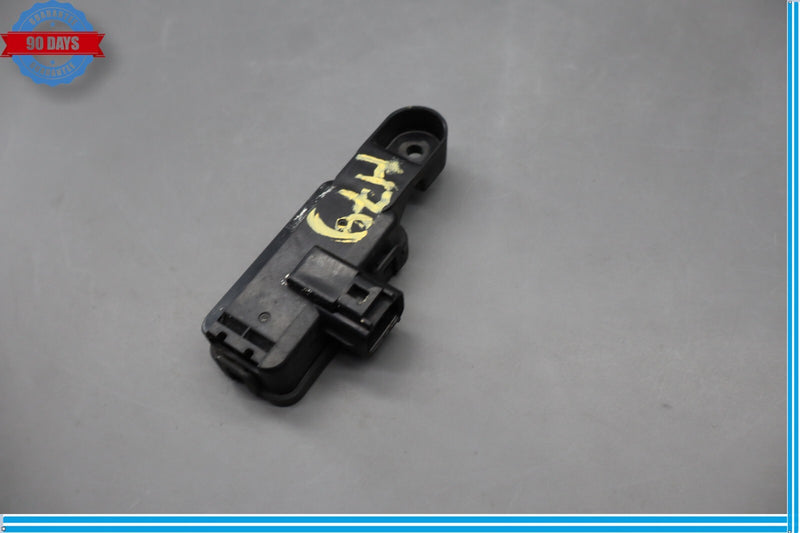Load image into Gallery viewer, 10-18 Jaguar XJ XJL Smog Emission Control Sensor Unit 013650-0010 Oem
