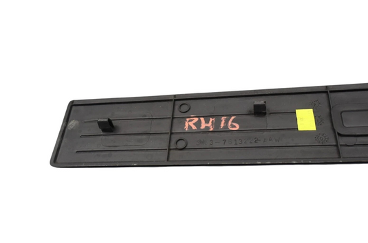 02-05 Ford Thunderbird Right Side Lower Door Well Seal Scuff Step Plate Trim Oem