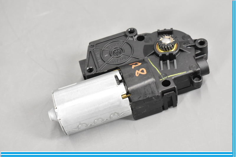 Load image into Gallery viewer, 12-15 BMW E84 X1 Upper Panoramic Sliding Sunroof Moonroof Roof Drive Motor Oem
