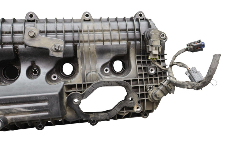 Load image into Gallery viewer, 12-16 Hyundai Equus Sig Right Passenger Side Engine Valve Cover Oem
