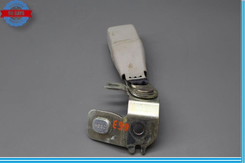 Load image into Gallery viewer, 07-12 Lexus LS460 Rear Left Driver Side Center Seat Belt Buckle Oem
