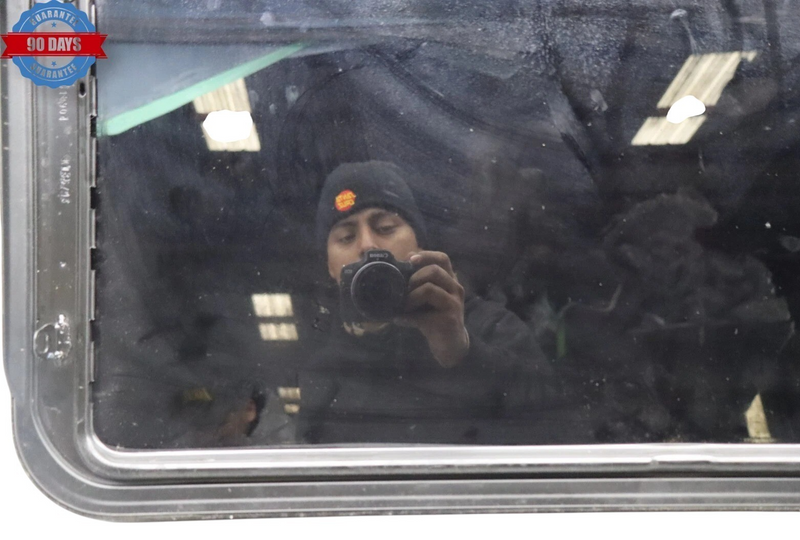 Load image into Gallery viewer, 14-22 Maserati Ghibli Sun Roof SunRoof  Moon Roof Glass Panel 6117075D Oem
