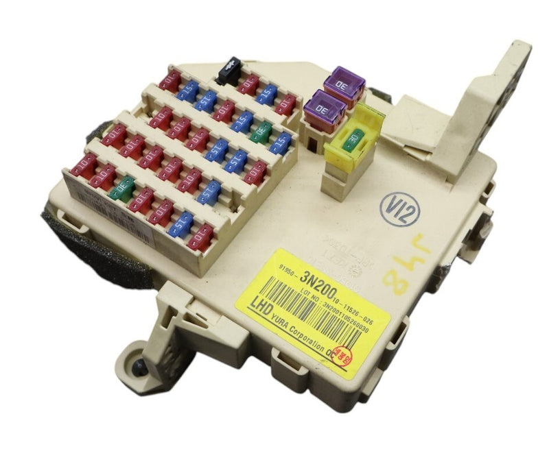 Load image into Gallery viewer, 11-13 Hyundai Equus SIG Left Dash Interior Cabin Fuse Box Relay Junction Oem
