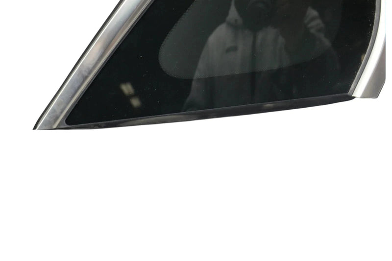 Load image into Gallery viewer, 17-20 Hyundai Genesis G80 Rear Left Side Quarter Window Glass 87810B1150 OEM
