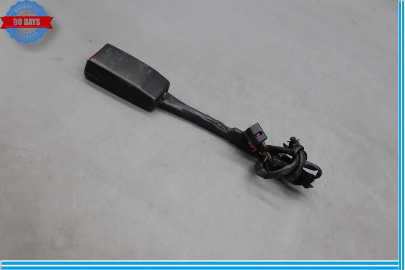 Load image into Gallery viewer, 11-17 Volkswagen Touareg Front Right Side Seat Belt Seatbelt Buckle Oem
