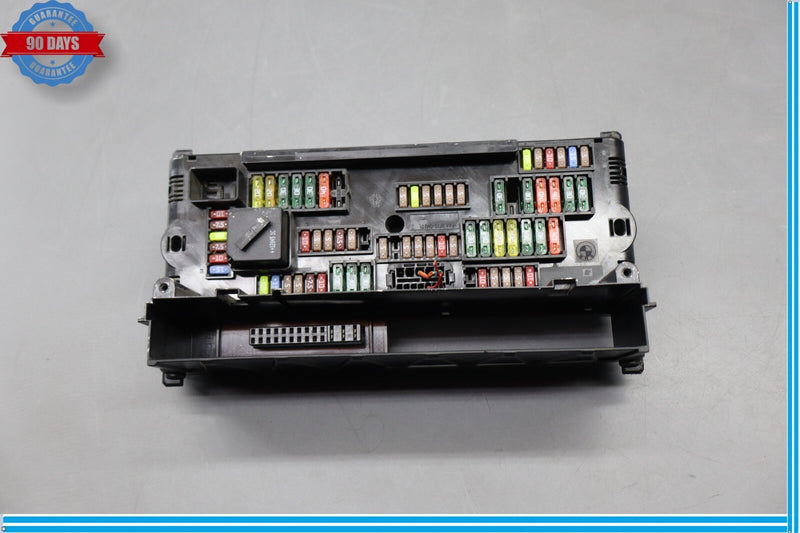 Load image into Gallery viewer, 10-16 BMW 535i GT xDrive Front Power Distribution Fuse Relay Control Box Oem
