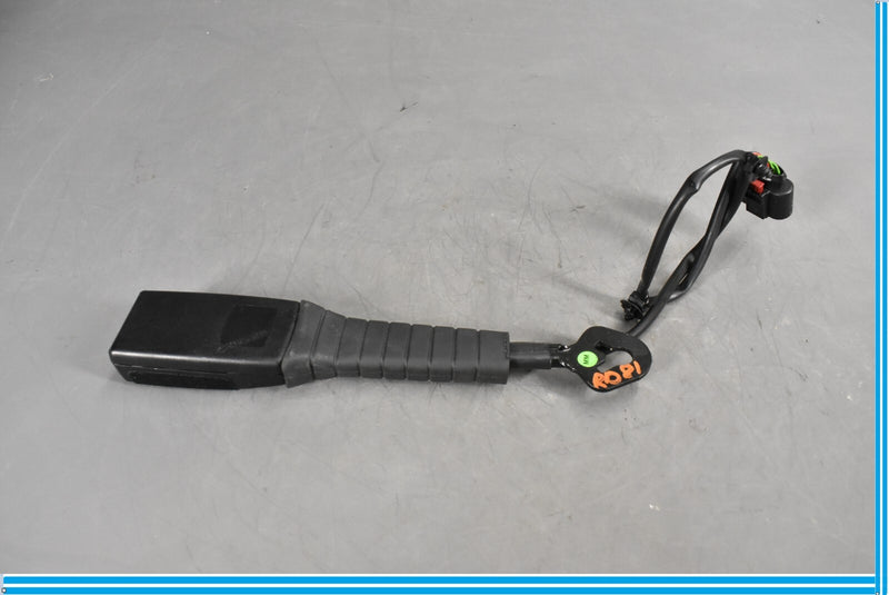 Load image into Gallery viewer, 11-18 Volkswagen VW Touareg Front Right Passenger Seat Belt Buckle Receiver Oem
