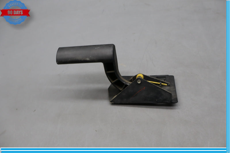Load image into Gallery viewer, 03-07 Hummer H2 Front Right Passenger Side Interior Door Handle Oem
