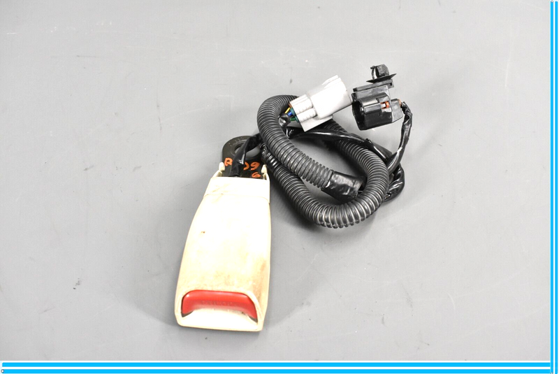 Load image into Gallery viewer, 02-10 Lexus SC430 Front Right Passenger Seat Belt Buckle Receiver Oem

