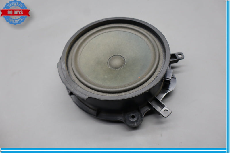Load image into Gallery viewer, 06-13 Audi A3 Front Left Driver Side Door Audio Sound Speaker 8P0035411 Oem

